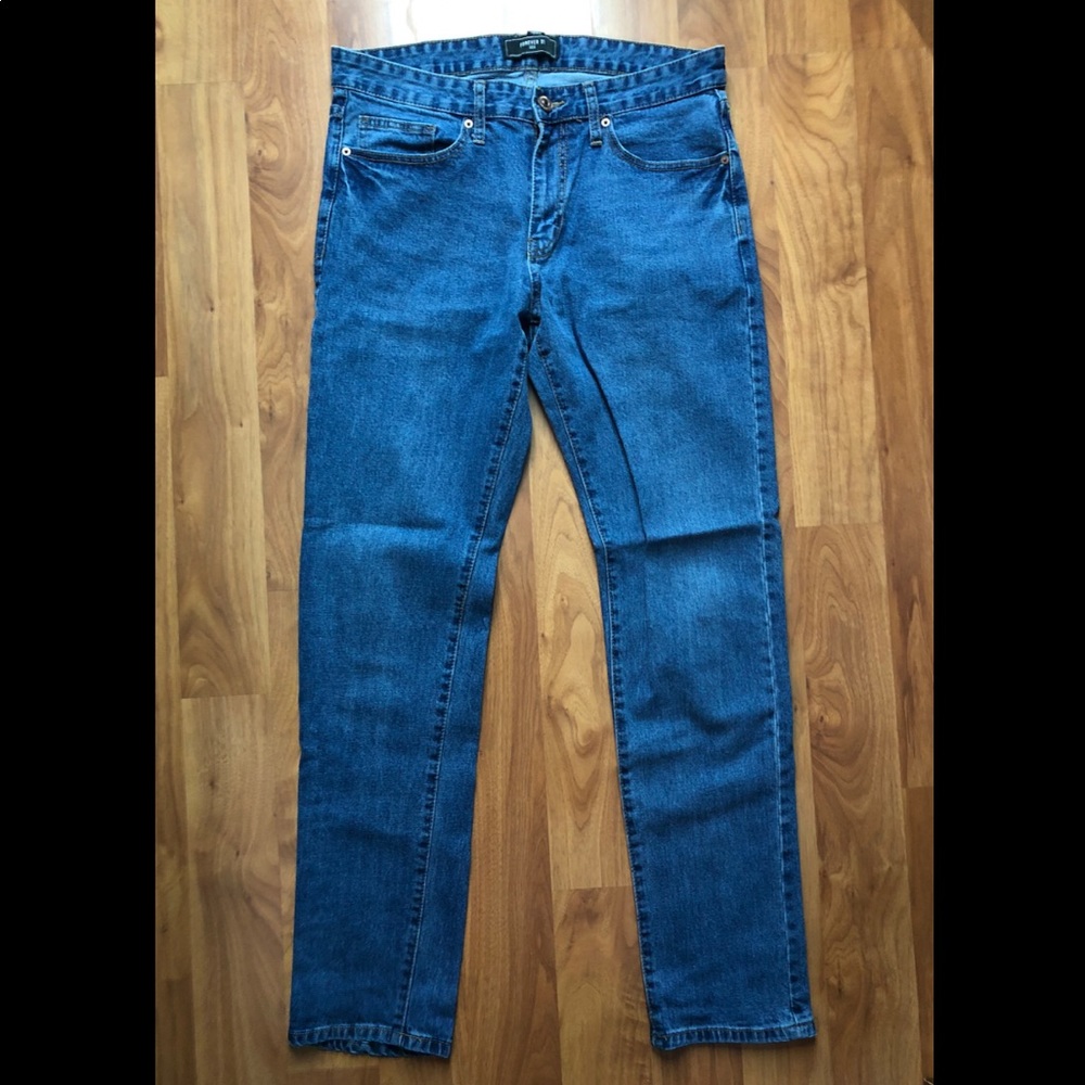 FOREVER 21 Slim fit 32x32
Perfect for 90s,